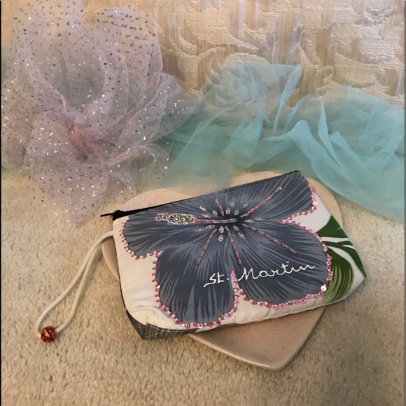 St. Martin Wristlet. - Picture 3 of 5
